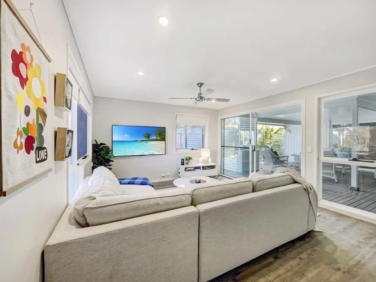 Escape To Emerald Springs - Palm Trees & Pool Mooloolaba 0*,