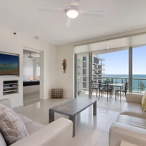 Seamark On First Aparthotel